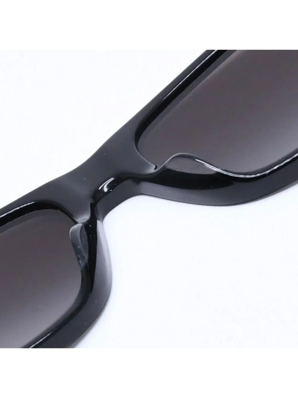 Gucci Sunglasses Eyewear 17 145 Black Red Green Silver